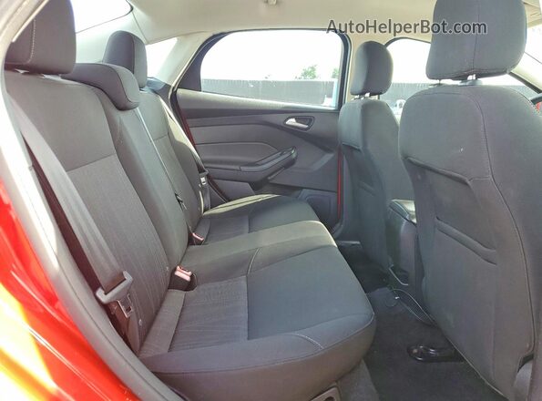 1FADP3F24GL228959 2016 FORD FOCUS Red Widok tylnych siedzeń