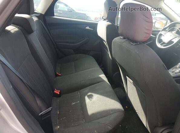 1FADP3F24GL320332 2016 FORD FOCUS Silver Հետևի նստատեղերի տեսք