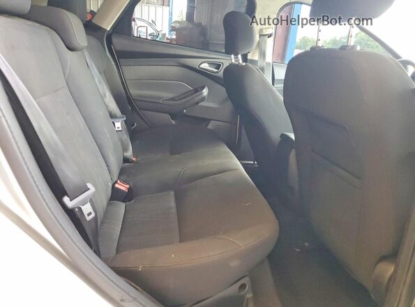 1FADP3F24GL348924 2016 FORD FOCUS Silver Vista de los asientos traseros