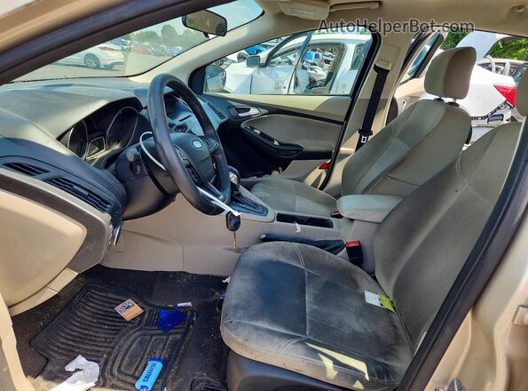 1FADP3F24HL212312 2017 FORD FOCUS Бежевый Вид салона спереди