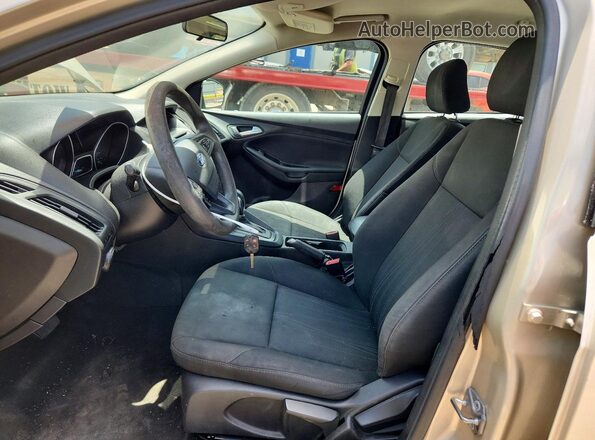 1FADP3F24HL219549 2017 FORD FOCUS Beige Вид салону спереду
