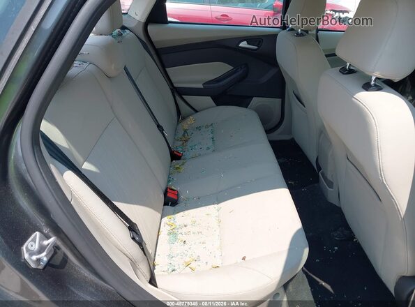 1FADP3F24HL222306 2017 FORD FOCUS Gray VIN կոդի պիտակի տեսք