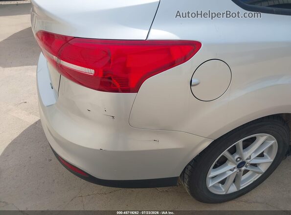 1FADP3F24HL288435 2017 FORD FOCUS Silver Вид задньої частини салону