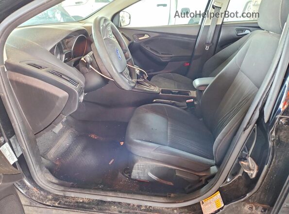1FADP3F24HL315455 2017 FORD FOCUS Черный Вид салона спереди