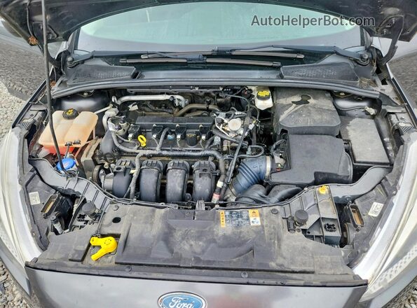 1FADP3F24JL276808 2018 FORD FOCUS White Widok wnętrza z tyłu