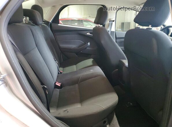 1FADP3F25GL270136 2016 FORD FOCUS Silver უკანა სავარძლების ხედი