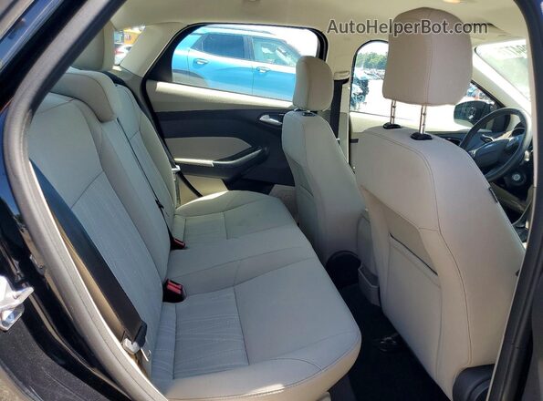 1FADP3F25GL296767 2016 FORD FOCUS Black Widok tylnych siedzeń