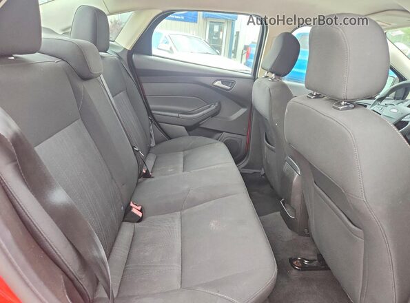 1FADP3F25GL325362 2016 FORD FOCUS Красный Вид задних сидений