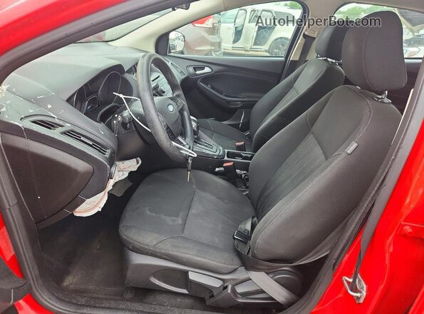 1FADP3F25GL325362 2016 FORD FOCUS Красный Вид салона спереди