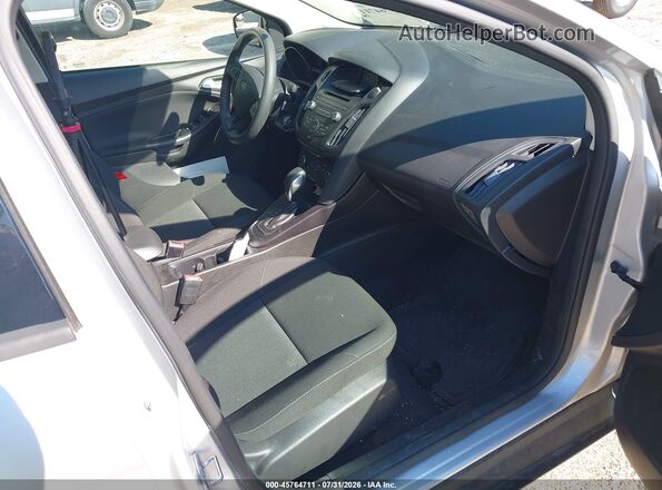 1FADP3F25HL315478 2017 FORD FOCUS Silver Widok wnętrza z przodu