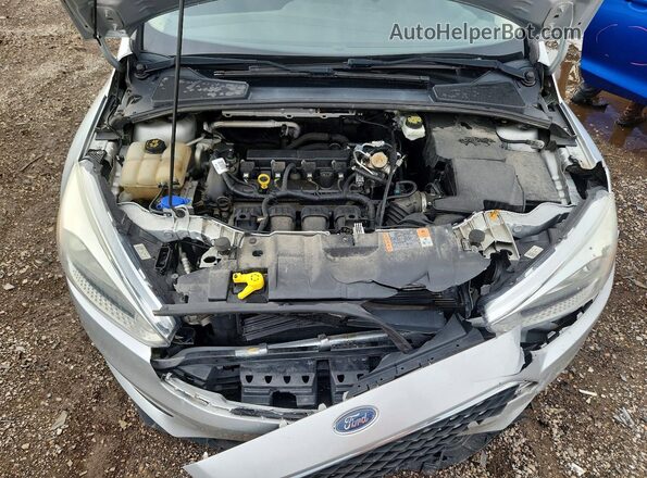 1FADP3F25JL262190 2018 FORD FOCUS Серебряный Вид задней части салона