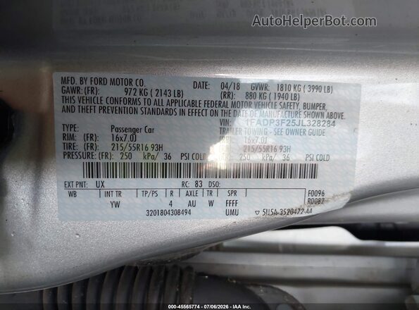 1FADP3F25JL328284 2018 FORD FOCUS Silver Vista del compartimento del motor
