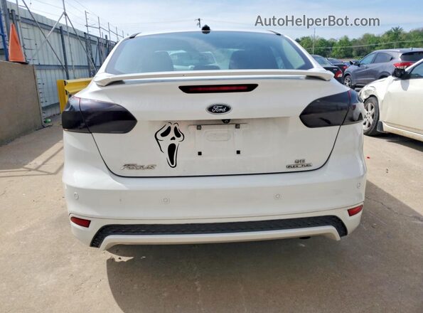 1FADP3F26GL224234 2016 FORD FOCUS Белый Вид сзади
