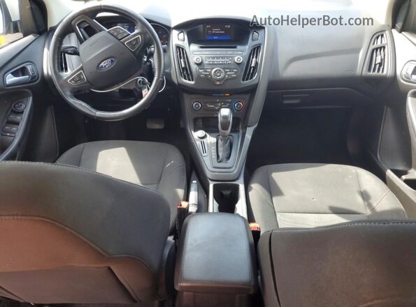 1FADP3F26GL224234 2016 FORD FOCUS Белый Вид панели приборов