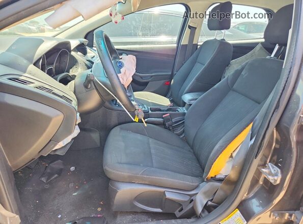 1FADP3F26GL226758 2016 FORD FOCUS Серый Вид салона спереди