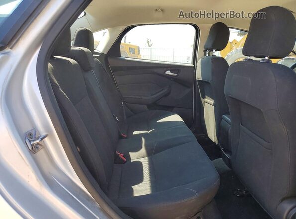 1FADP3F26GL292937 2016 FORD FOCUS Silver Вид задніх сидінь