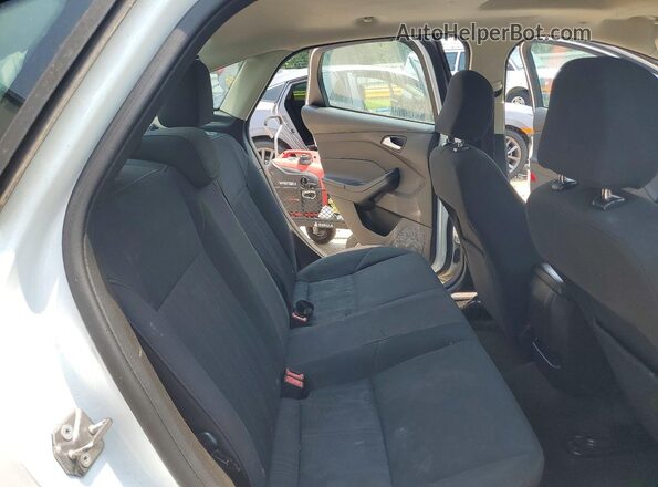 1FADP3F26GL327654 2016 FORD FOCUS Black Հետևի նստատեղերի տեսք
