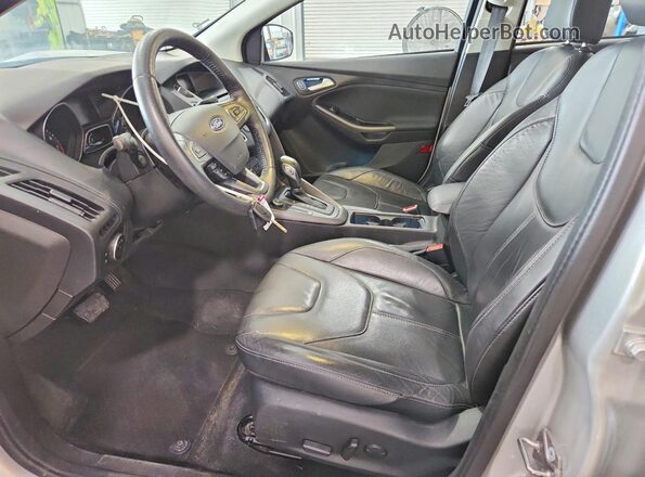 1FADP3F26GL361206 2016 FORD FOCUS Silver Vista interior delantera