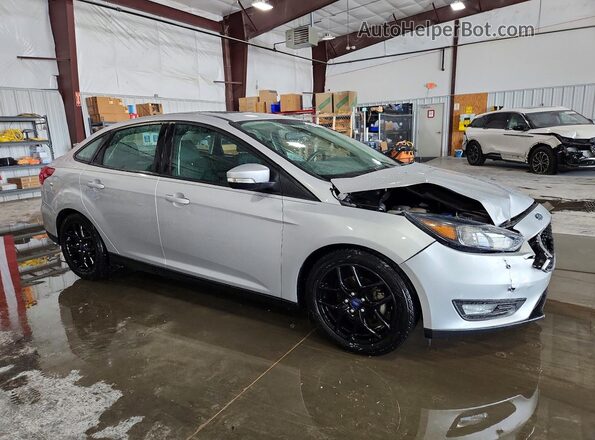 1FADP3F26GL361206 2016 FORD FOCUS Silver Delantero derecho