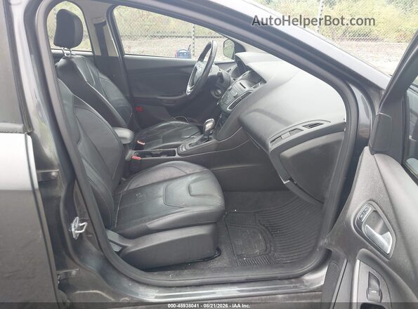 1FADP3F26GL397834 2016 FORD FOCUS Серый Вид салона спереди