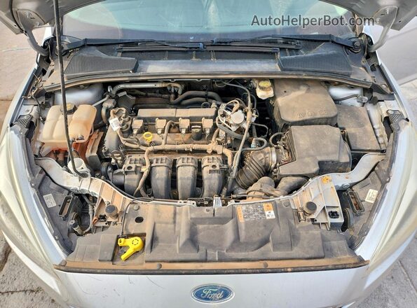 1FADP3F26HL325727 2017 FORD FOCUS Silver Widok wnętrza z tyłu