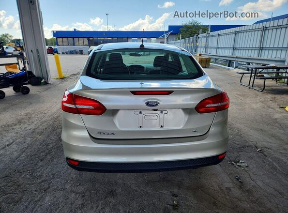 1FADP3F26JL218540 2018 FORD FOCUS Cream Հետևի տեսք