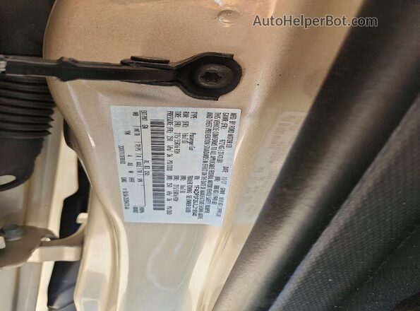 1FADP3F26JL218540 2018 FORD FOCUS Cream Շարժիչի բաժամունքի տեսք