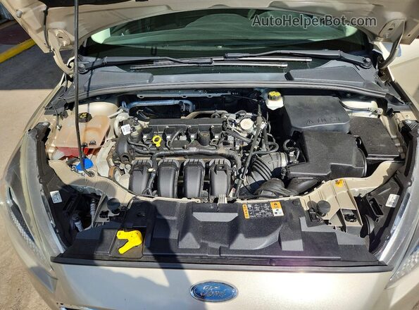 1FADP3F26JL218540 2018 FORD FOCUS Cream Սալոնի հետևի տեսք