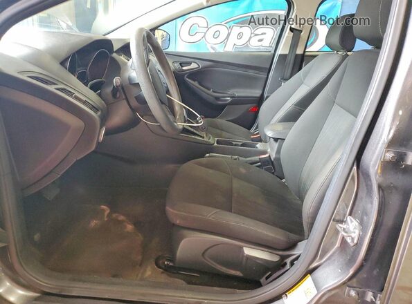 1FADP3F26JL315981 2018 FORD FOCUS Gray Вид салону спереду
