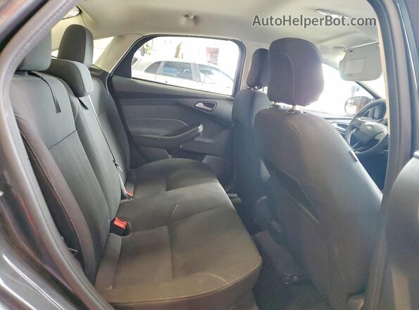 1FADP3F26JL315981 2018 FORD FOCUS Gray Вид задніх сидінь