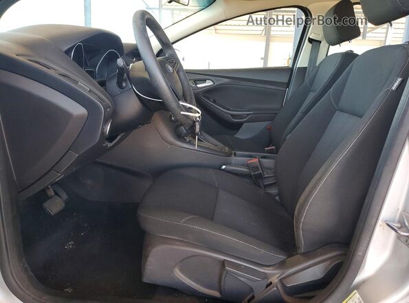1FADP3F27GL268646 2016 FORD FOCUS Silver Widok wnętrza z przodu
