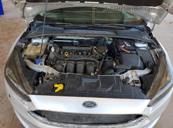 1FADP3F27GL268646 2016 FORD FOCUS Silver Widok wnętrza z tyłu