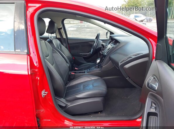 1FADP3F27GL316095 2016 FORD FOCUS Red Вид салону спереду