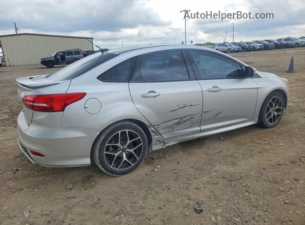 1FADP3F27GL395221 2016 FORD FOCUS Silver Задня права чверть