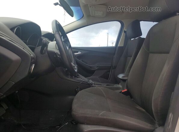1FADP3F27GL395221 2016 FORD FOCUS Silver Вид салону спереду