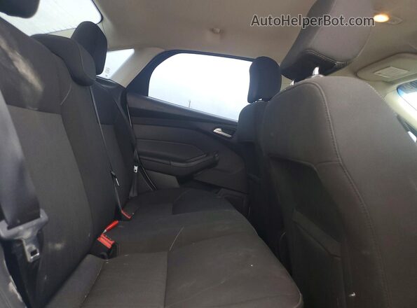 1FADP3F27GL395221 2016 FORD FOCUS Silver Вид задніх сидінь