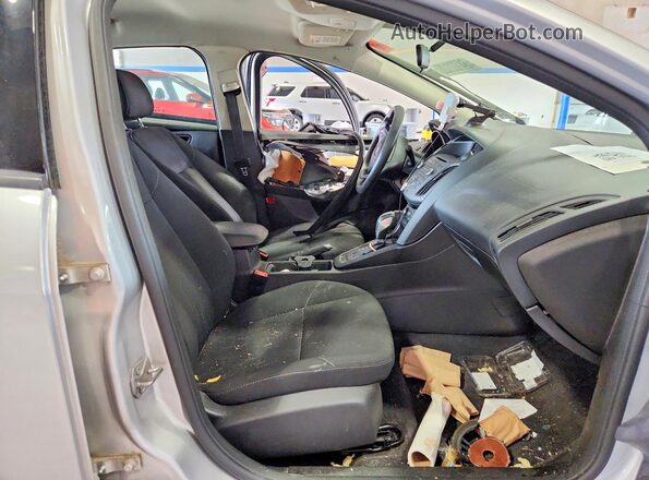 1FADP3F27GL402832 2016 FORD FOCUS Silver წინა სალონის ხედი