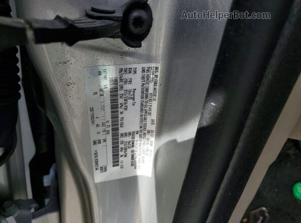 1FADP3F27HL225250 2017 FORD FOCUS Серебряный Вид подкапотного пространства