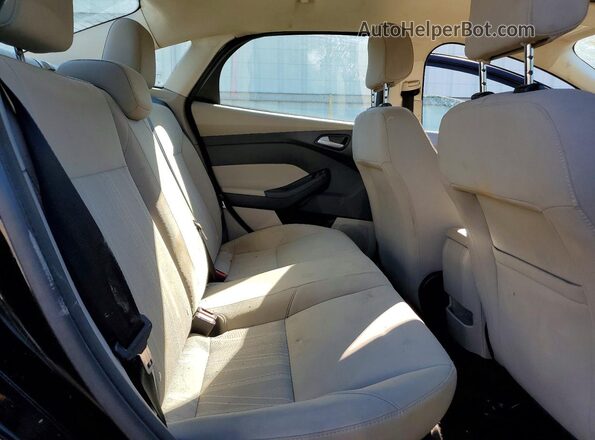 1FADP3F27JL202024 2018 FORD FOCUS Black Rear seats view