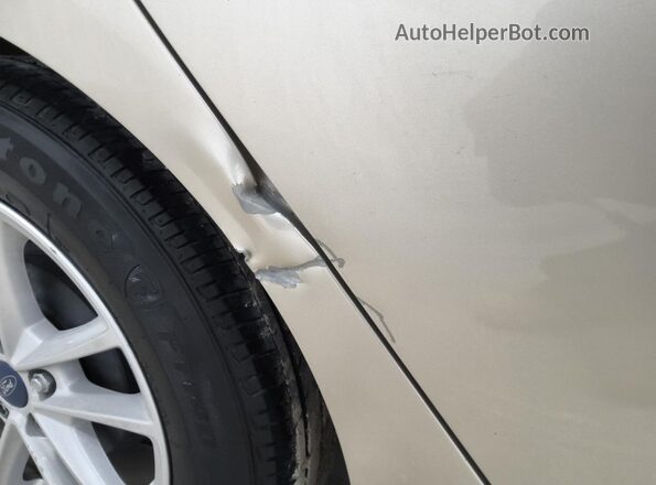 1FADP3F27JL204050 2018 FORD FOCUS Gold 