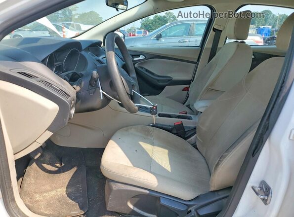 1FADP3F28GL401835 2016 FORD FOCUS White Սալոնի դիմացի տեսք
