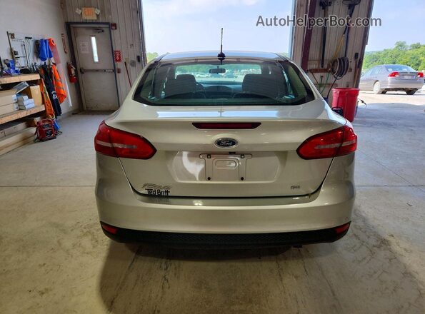 1FADP3F28JL203795 2018 FORD FOCUS Silver Հետևի տեսք