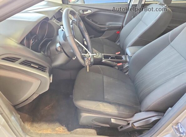 1FADP3F28JL203795 2018 FORD FOCUS Silver Սալոնի դիմացի տեսք