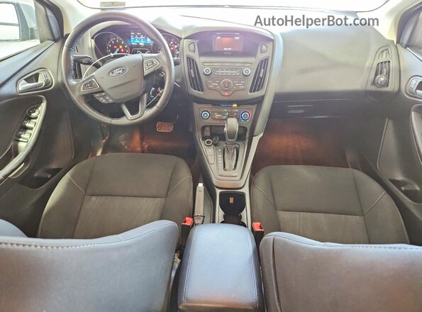 1FADP3F28JL203795 2018 FORD FOCUS Silver Առջևի վահանակի տեսք