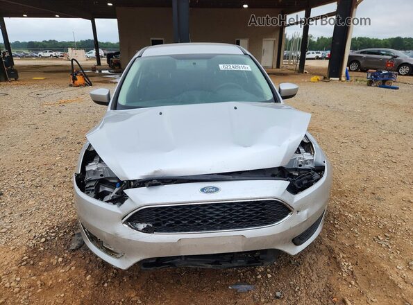 1FADP3F28JL226655 2018 FORD FOCUS Silver Widok z przodu