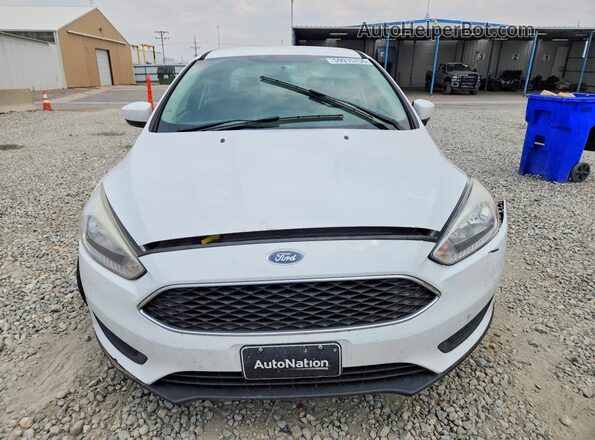1FADP3F28JL272275 2018 FORD FOCUS White Widok z przodu