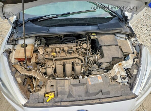 1FADP3F28JL272275 2018 FORD FOCUS White Widok wnętrza z tyłu