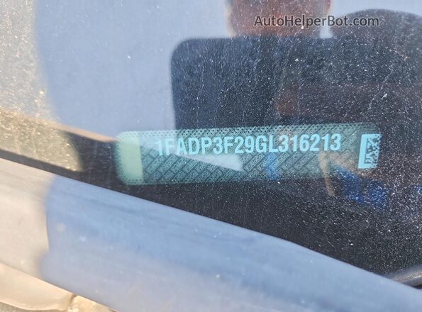 1FADP3F29GL316213 2016 FORD FOCUS Gold Vista del compartimento del motor