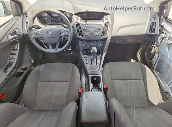 1FADP3F29JL206687 2018 FORD FOCUS Silver Widok deski rozdzielczej