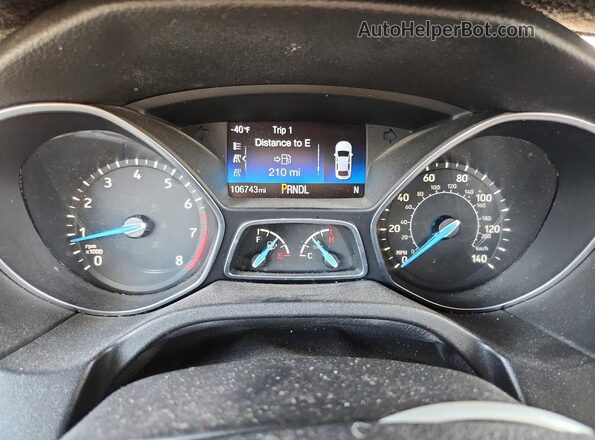 1FADP3F29JL206687 2018 FORD FOCUS Silver Widok zestawu wskaźników